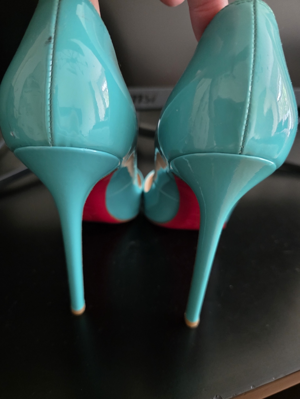 Christian Louboutin Aqua Turquoise Patent Leather Pointed-Toe Pumps 39 Kate - Picture 3 of 8